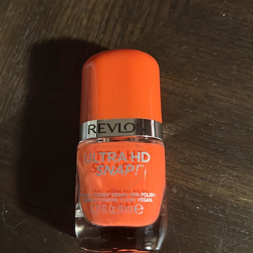 REVLON - Picture 5 of 5